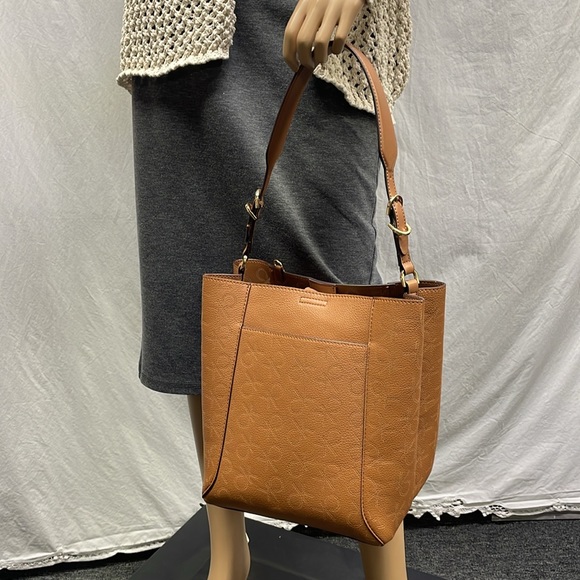 Calvin Klein Tan Brown with Gold Detailing Shoulder Handbag NWOT - Picture 3 of 7